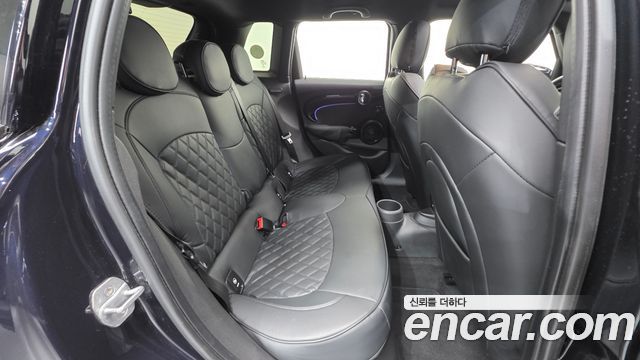 MINI Cooper S 5Door Resolute Edition 3rd Gen 2023 — фото 29