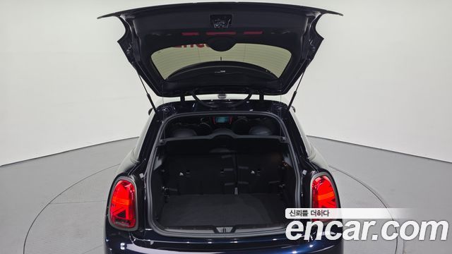 MINI Cooper S 5Door Resolute Edition 3rd Gen 2023 — фото 30