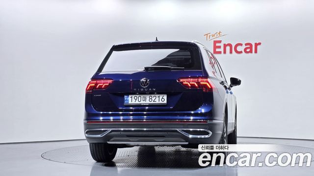 Volkswagen Tiguan Allspace 2.0 TSI Prestige 2023 — фото 4