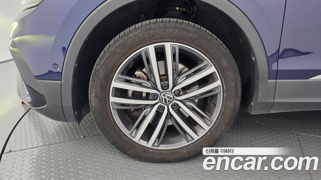 Volkswagen Tiguan Allspace 2.0 TSI Prestige 2023 — фото 5
