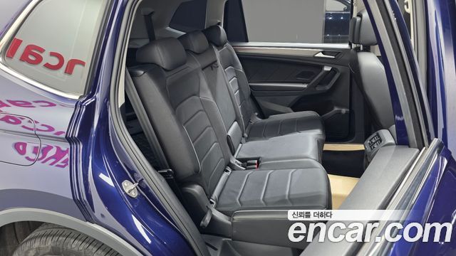 Volkswagen Tiguan Allspace 2.0 TSI Prestige 2023 — фото 11