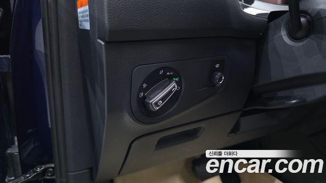 Volkswagen Tiguan Allspace 2.0 TSI Prestige 2023 — фото 20