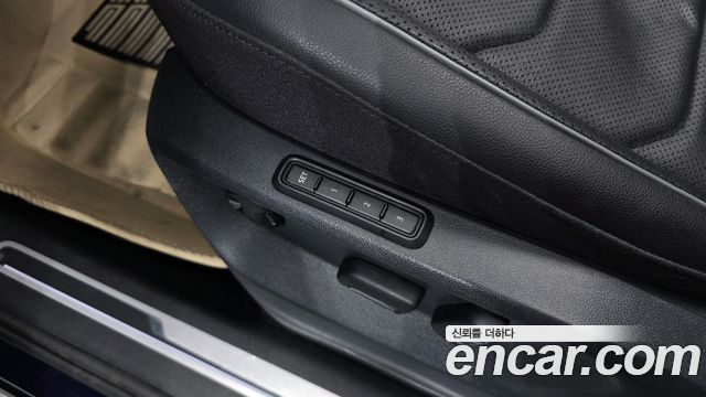 Volkswagen Tiguan Allspace 2.0 TSI Prestige 2023 — фото 28