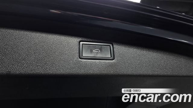 Volkswagen Tiguan Allspace 2.0 TSI Prestige 2023 — фото 33