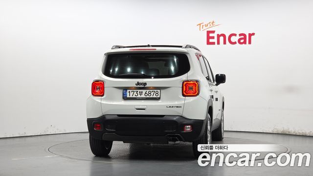 Jeep Renegade 2.4 Limited 2021 — фото 4