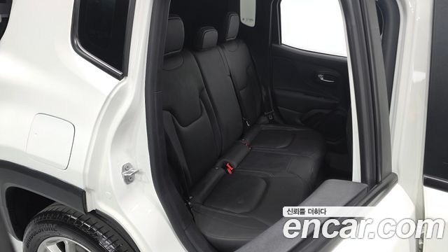 Jeep Renegade 2.4 Limited 2021 — фото 16