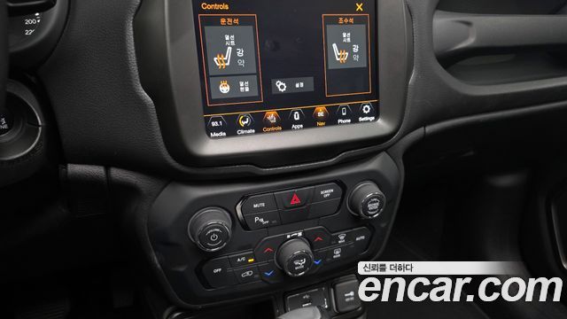 Jeep Renegade 2.4 Limited 2021 — фото 21