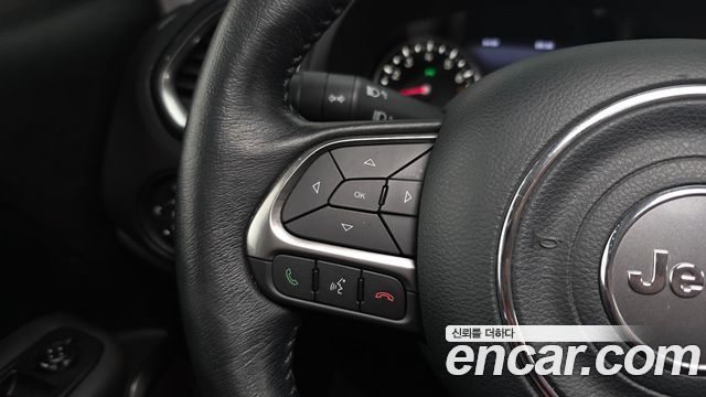 Jeep Renegade 2.4 Limited 2021 — фото 36