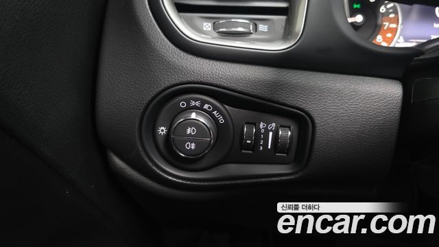 Jeep Renegade 2.4 Limited 2021 — фото 41