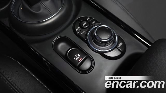MINI Cooper Clubman Classic 2nd 2024 — фото 31