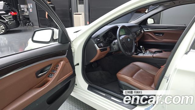 BMW 5 Series (F10) 528i xDrive 2013 — фото 10