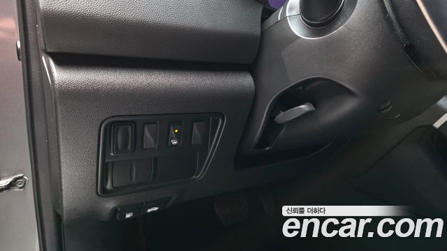 Renault Korea QM6 Diesel 2WD RE Signature 2017 — фото 27