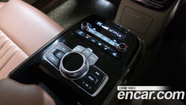 Genesis G90 3.3 T AWD Premium Luxury 2022 — фото 19