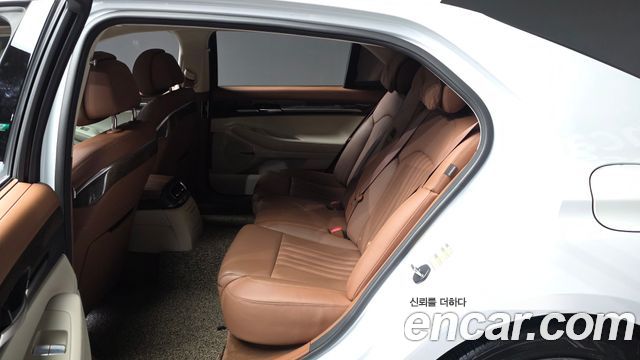 Genesis G90 3.3 T AWD Premium Luxury 2022 — фото 26