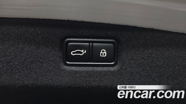 Genesis G90 3.3 T AWD Premium Luxury 2022 — фото 32