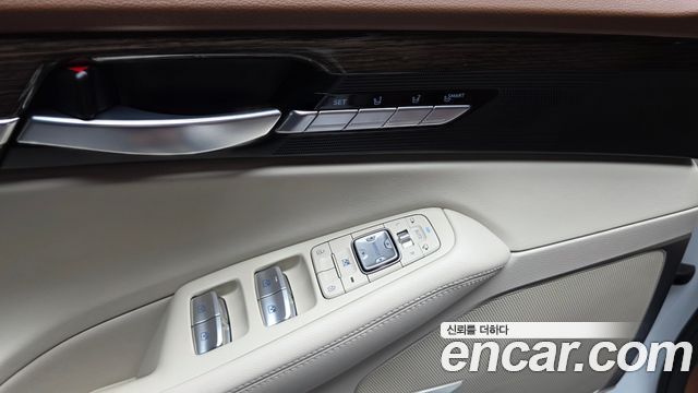 Genesis G90 3.3 T AWD Premium Luxury 2022 — фото 33