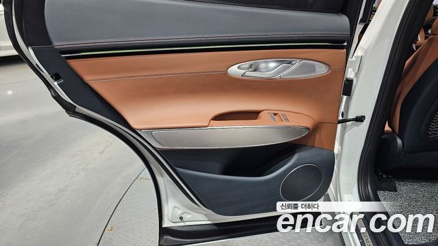 Genesis GV70 2.5T Gasoline AWD 2025 — фото 25