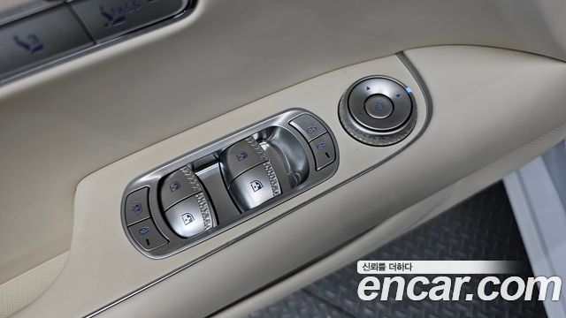 Genesis G90 (RS4) Gasoline 3.5 Turbo 2WD 2025 — фото 28