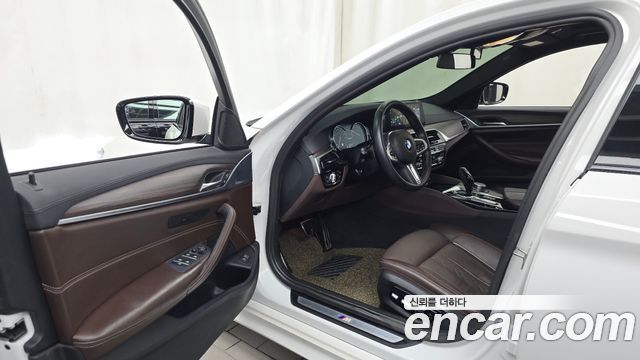 BMW 5 Series (G30) 530i M Sport Package Plus 2017 — фото 10