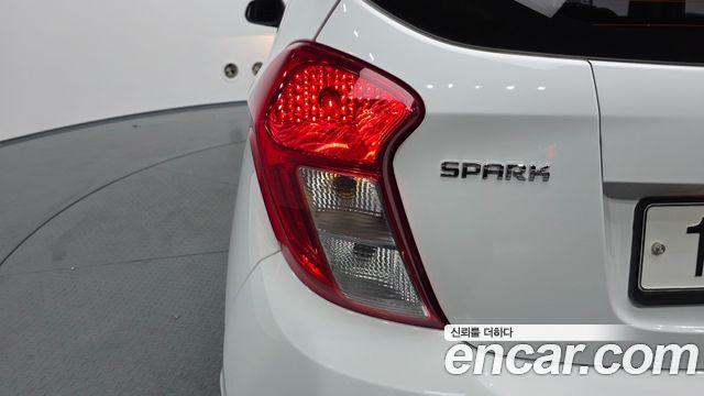 Chevrolet Spark LS 2019 — фото 23