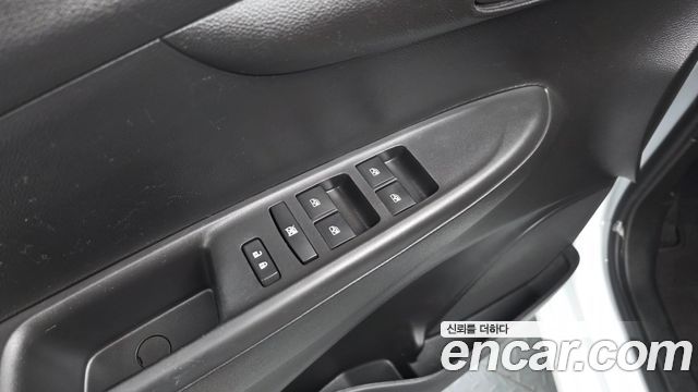 Chevrolet Spark LS 2019 — фото 27