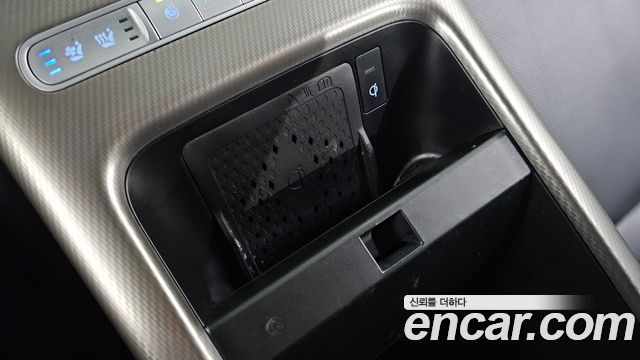 Genesis GV60 Standard AWD 2022 — фото 30