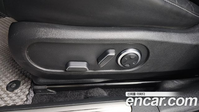 Genesis GV60 Standard AWD 2022 — фото 32