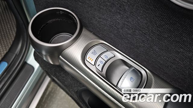 Genesis GV60 Standard AWD 2022 — фото 34