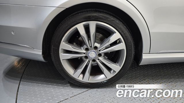 Mercedes-Benz E-Class (W212) E300 4MATIC Avantgarde 2014 — фото 5