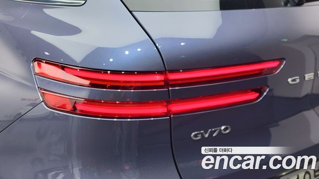 Genesis GV70 2.5T Gasoline AWD 2025 — фото 23