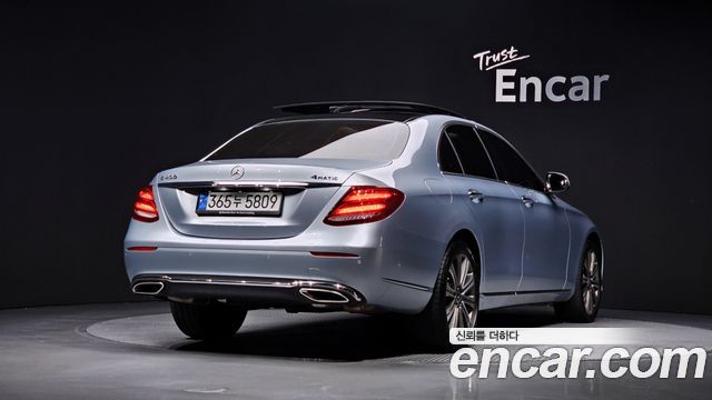 Mercedes-Benz E-Class (W213) E400 4MATIC Exclusive 2018 — фото 2