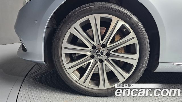 Mercedes-Benz E-Class (W213) E400 4MATIC Exclusive 2018 — фото 5