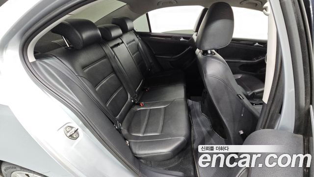 Volkswagen Jetta 2.0 TDI 6th 2014 — фото 11