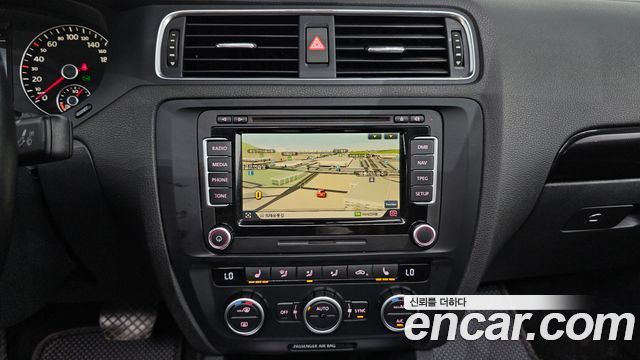 Volkswagen Jetta 2.0 TDI 6th 2014 — фото 13