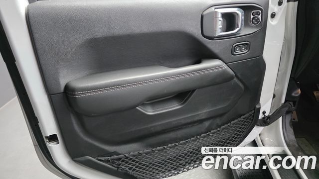 Jeep Wrangler (JL) 2.0 Overland Power Top 4Door 2021 — фото 24