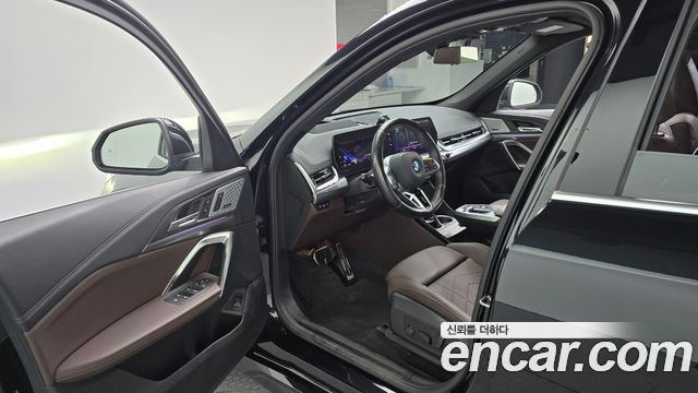 BMW X1 (U11) sDrive 20i M Sport 2024 — фото 10