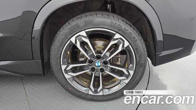 BMW X1 (U11) sDrive 20i M Sport 2024 — фото 27