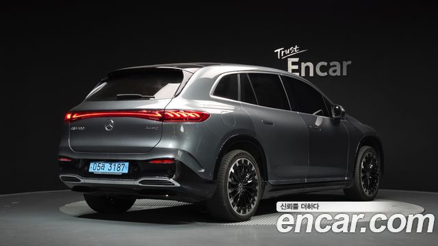 Mercedes-Benz EQS SUV (X296) EQS580 4MATIC Launch Edition 2023 — фото 2