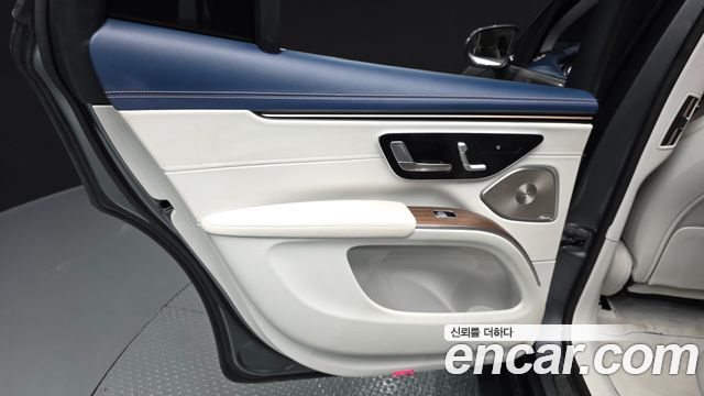Mercedes-Benz EQS SUV (X296) EQS580 4MATIC Launch Edition 2023 — фото 25