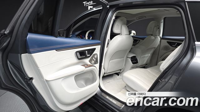 Mercedes-Benz EQS SUV (X296) EQS580 4MATIC Launch Edition 2023 — фото 26