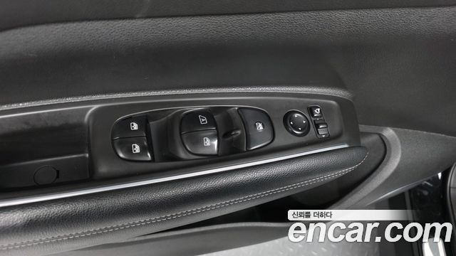 Renault Korea QM6 Diesel 2WD RE Signature 2017 — фото 28