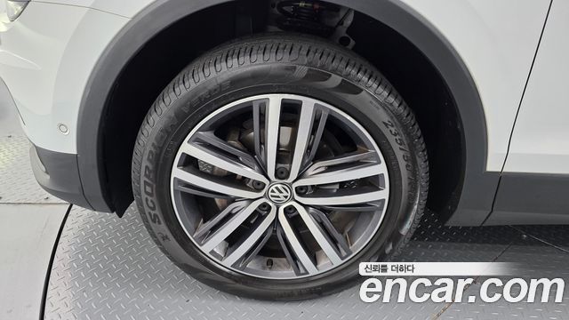 Volkswagen Tiguan Allspace 2.0 TDI Prestige 2020 — фото 5