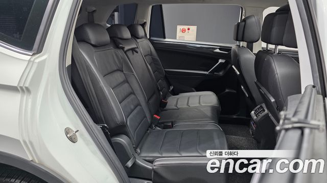 Volkswagen Tiguan Allspace 2.0 TDI Prestige 2020 — фото 12
