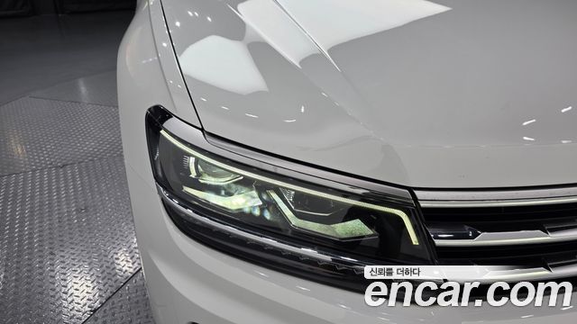 Volkswagen Tiguan Allspace 2.0 TDI Prestige 2020 — фото 22