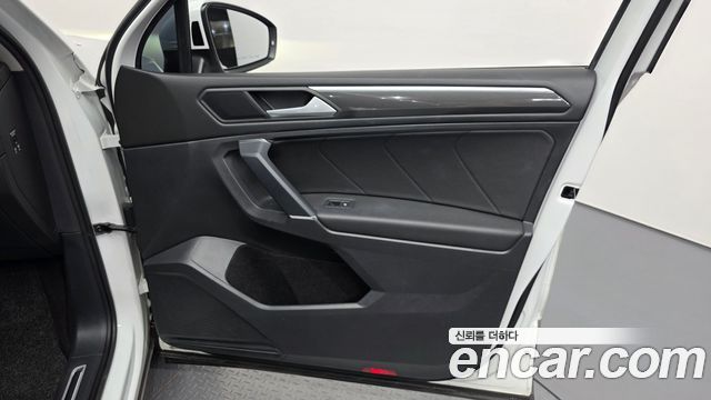 Volkswagen Tiguan Allspace 2.0 TDI Prestige 2020 — фото 24
