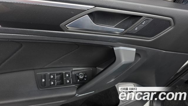 Volkswagen Tiguan Allspace 2.0 TDI Prestige 2020 — фото 30