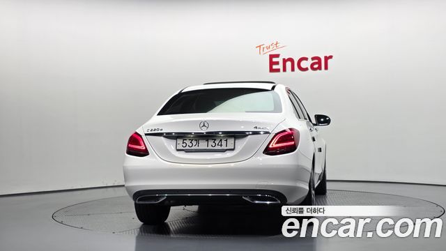 Mercedes-Benz C-Class (W205) C220 d 4MATIC Exclusive 2019 — фото 4