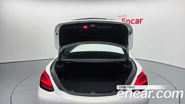 Mercedes-Benz C-Class (W205) C220 d 4MATIC Exclusive 2019 — фото 20
