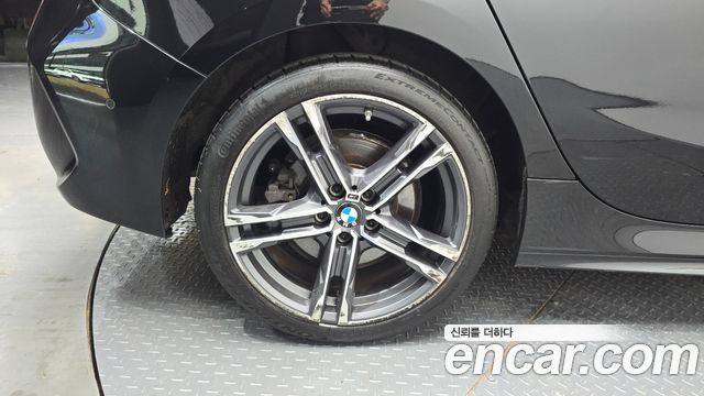 BMW 1 Series (F40) 120i M Sports 2023 — фото 5