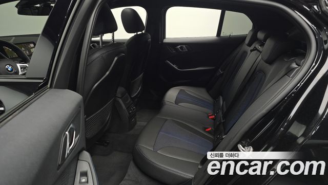 BMW 1 Series (F40) 120i M Sports 2023 — фото 16